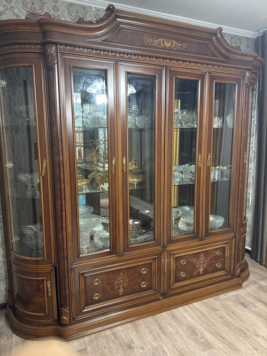 Продам сервант, в отлтчном состоянии!