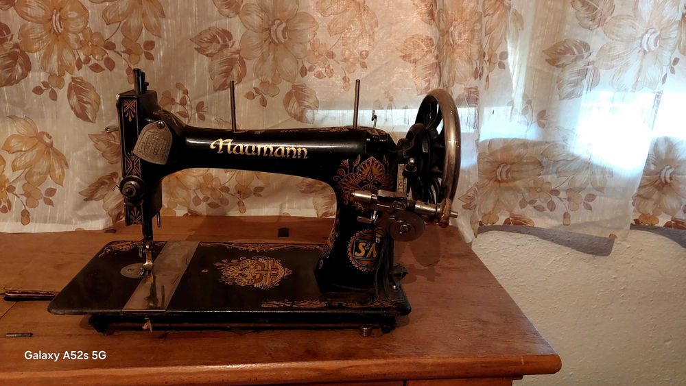 Ретро шевна машина NAUMANN