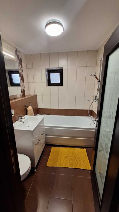 Apartament 2 camere, decomandat, 50 mp utili, etaj 4/4, zona Eden