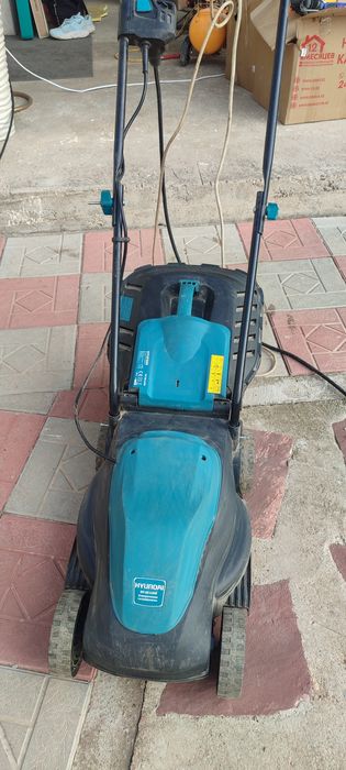 Продам газонокосилку