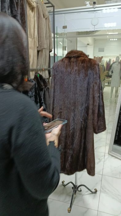 Продаётся шуба женская. 24/7.
