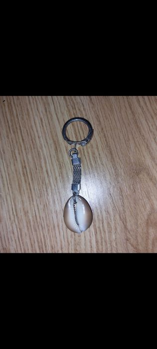 Продам брелок ракушка