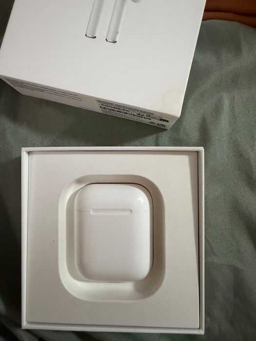 Airpods cu încărcător
