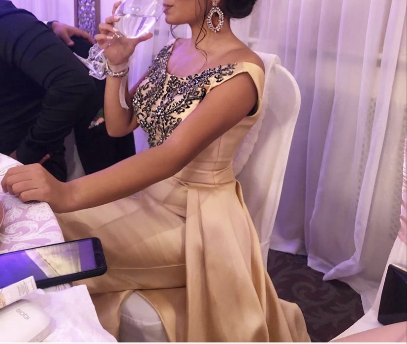 Официални рокли