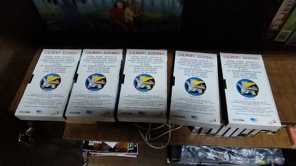 Детски филми 20 бр. на vhs видеокасети l'albero azzurro -синьото дърво