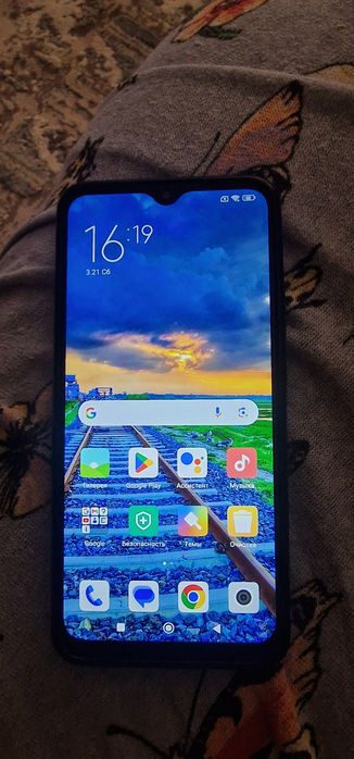 Смартфон xiaomi б,у работает отлично редми 9