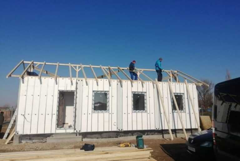 Casa Modulara si Garaje Auto din structura metalica si panou sandwich