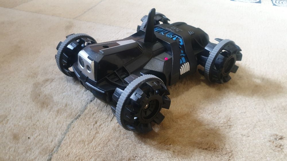 Vand masinuta radiocomanda cu camera video pe ecran telecomanda