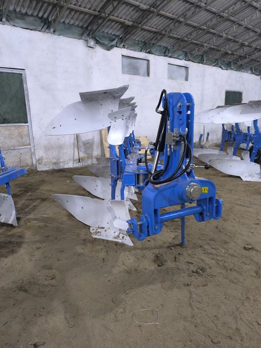 Плуг оборотный  очень качественный