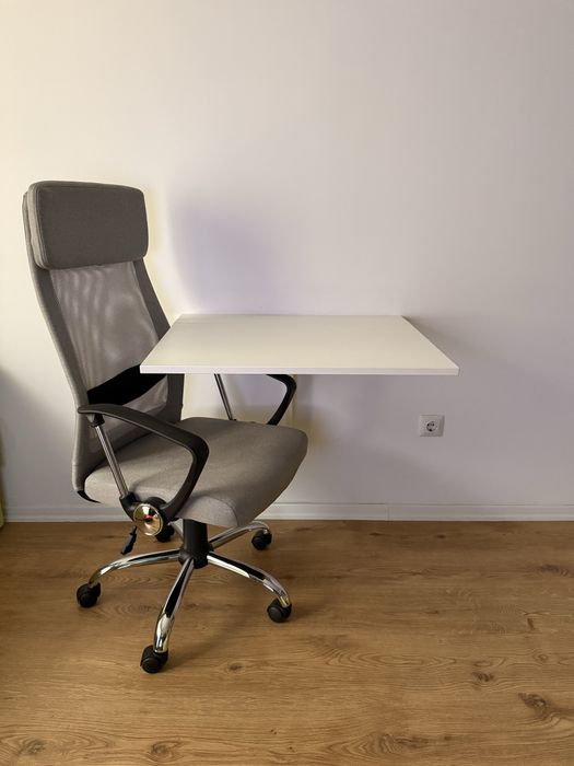 Masa pliabila Ikea si scaun birou gri cu plasa