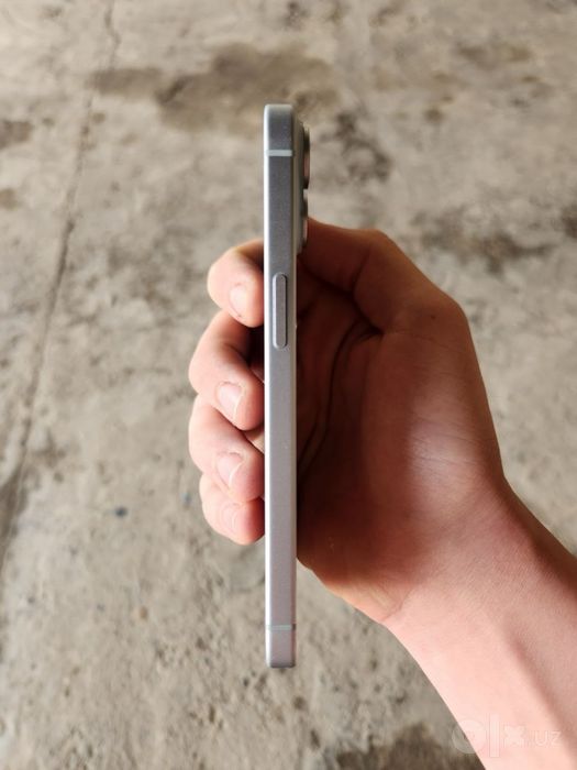 Iphone 15 sky blue