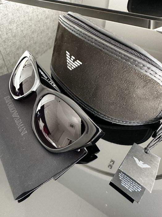 Ochelari de soare Emporio Armani cu toc si certifcat