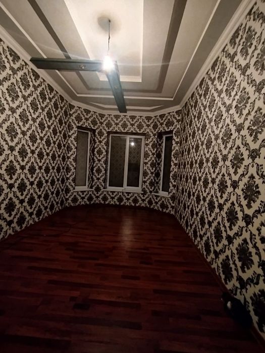 Таёр уй сотилади