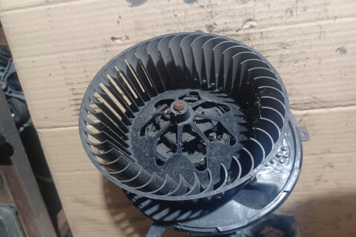 Ventilator aeroterma 3C0907521D Volkswagen VW Golf 5 [2003 - 2009] Va