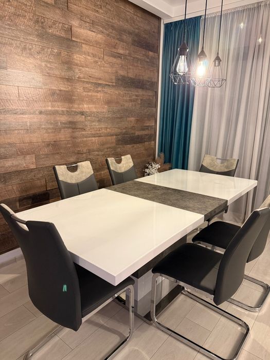 Masa dining cu scaune