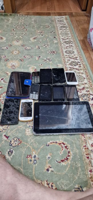 Старые мобильные устройства