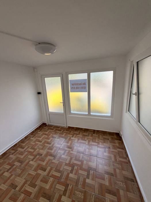 Inchiriez spatiu comercial