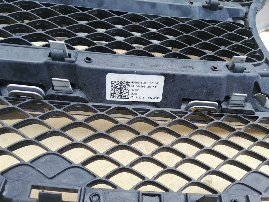 Предна решетка за w205