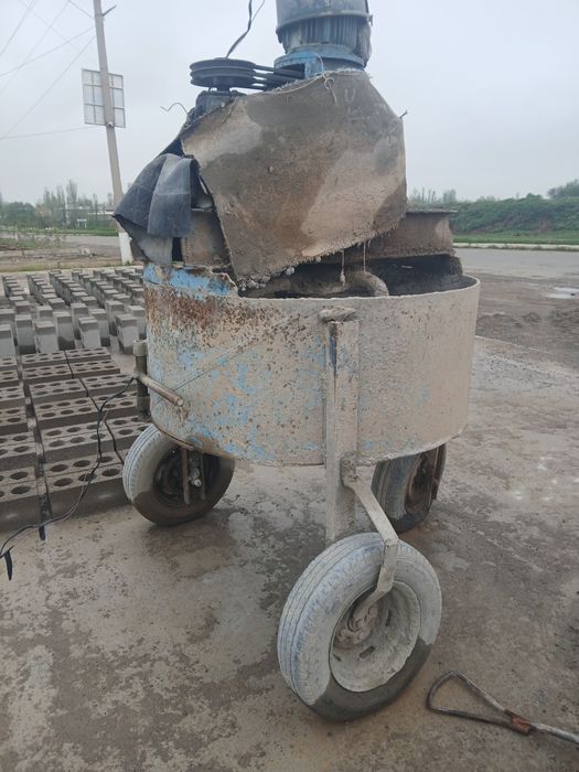 Шлака блок станоклари сотилади ишлаб турган жоеида размири 38/18