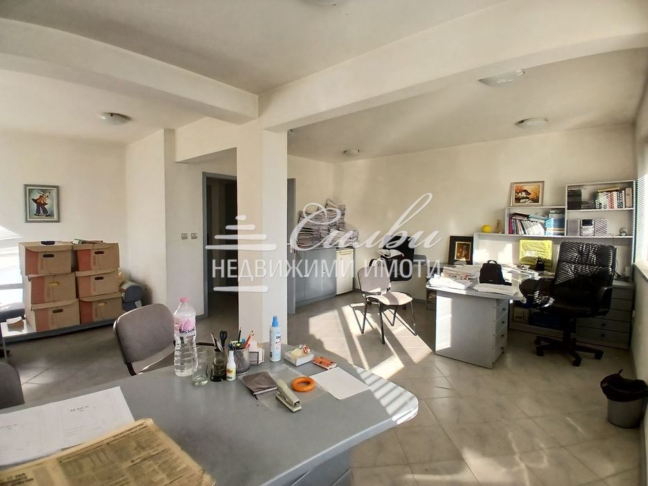 Офис в ТУХЛЕНА сграда - кв. Център!