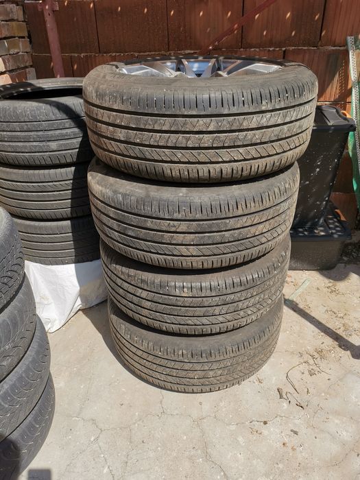 Продавам гуми 235/55 R18 Barum Bravuris 6