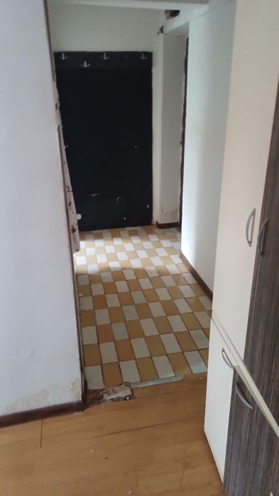 De vânzare .Apartament cu 3 camere, complet mobilat și utilat.