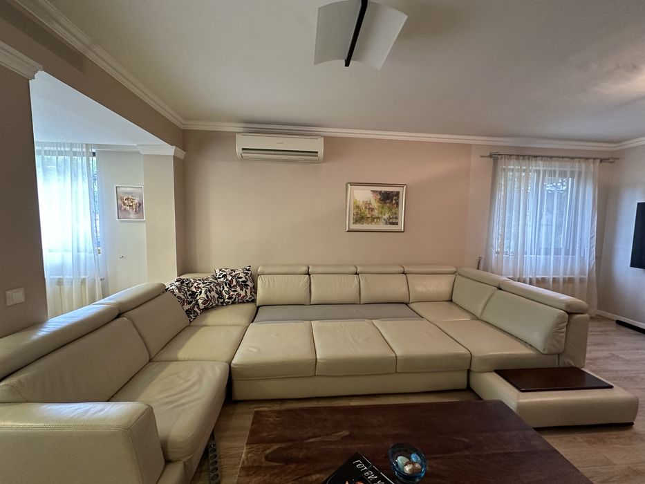 Продавам кожено канапе в цвят екрю