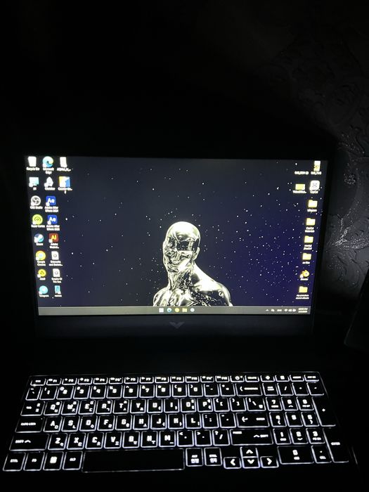 Igravoy noutbuk HP VICTUS