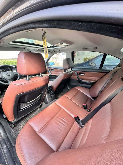 Vând BMW seria 3 E90 an 2008 2.0 L, Diesel, cu motor defect N47D20A