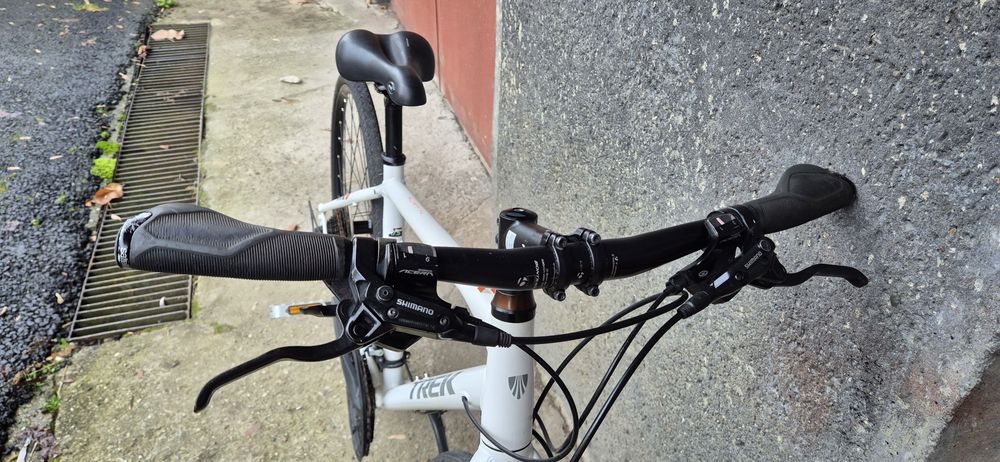 Bicicleta Trek Hybrid pe 28