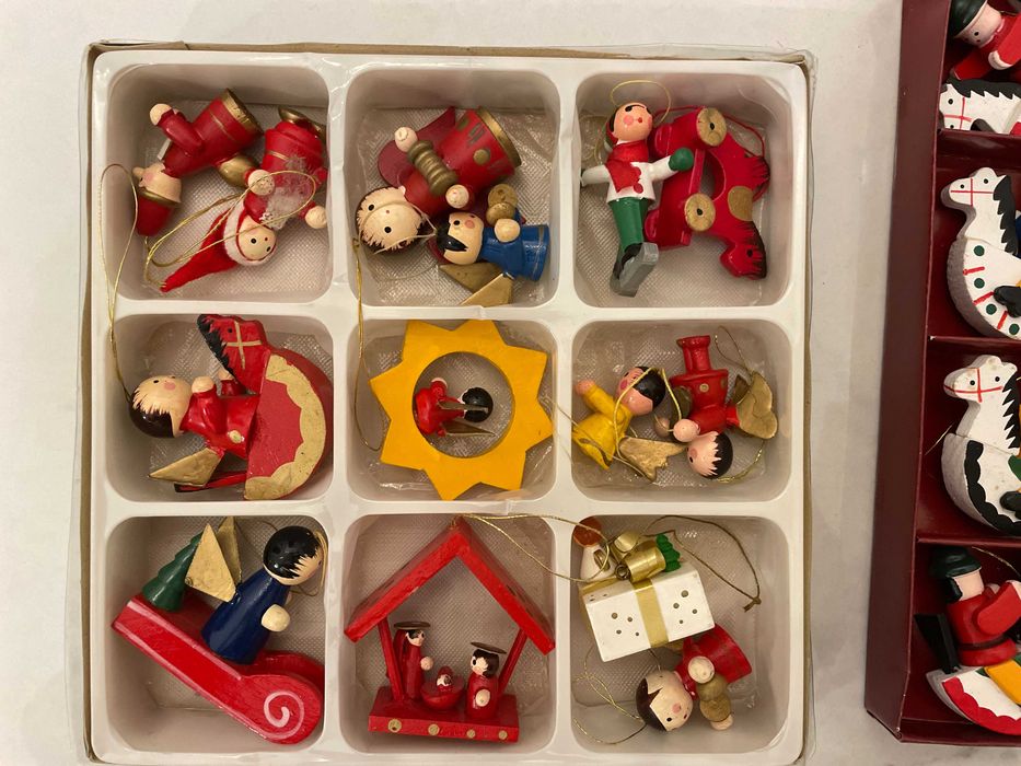 Figurina la BUCATA decor brad craciun camera copilului unicat vechi