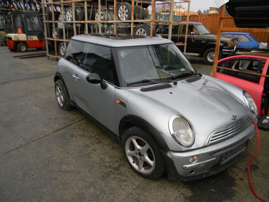 Dezmembrari Mini MINI (R50, R53) (2001-2006) Cooper Benzina