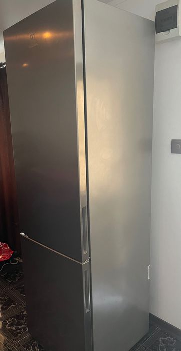 Vand frigider electolux