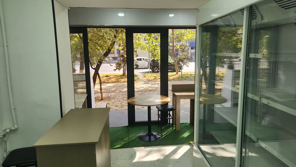 Продаются витрины стилажи с магазина