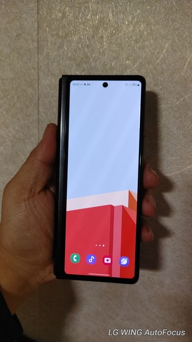 Samsung galaxy fold 2