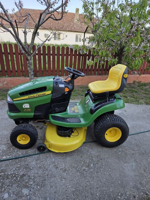 Vând tractoraș john deere