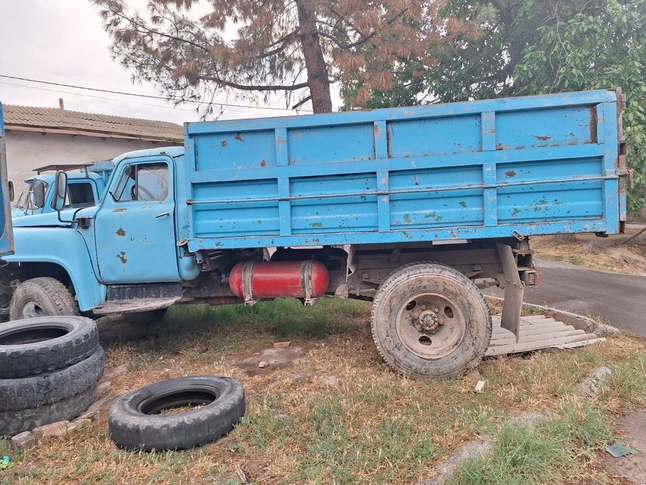 Gaz 53 sotiladi.