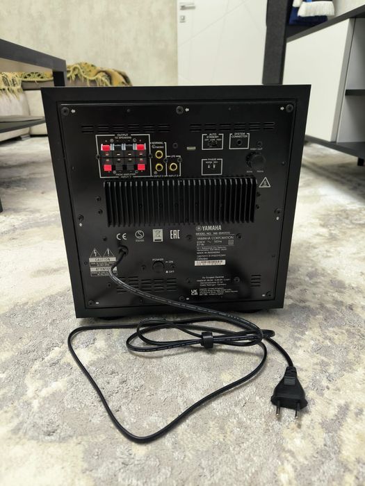 Сабвуфер Yamaha NS-SW200