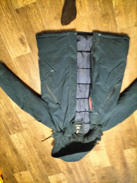 Продаём мужскую куртку