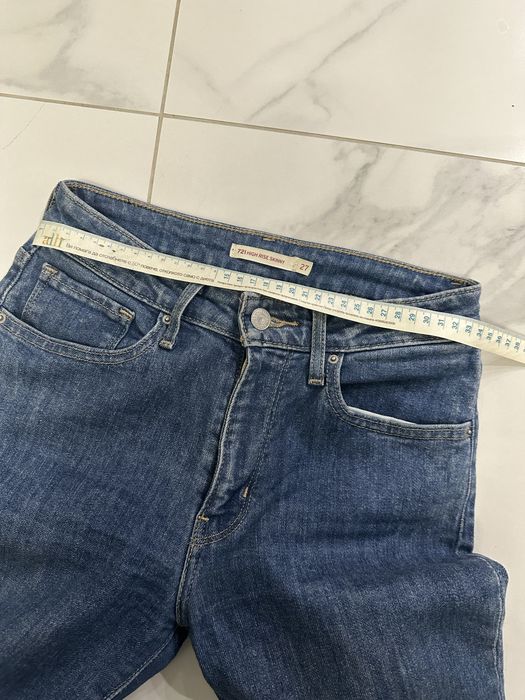Оригинални дамски дънки Levi’s размер 27