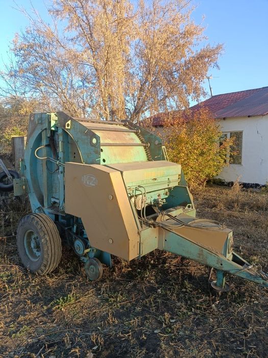 пресс-подборщик в отличном состоянии