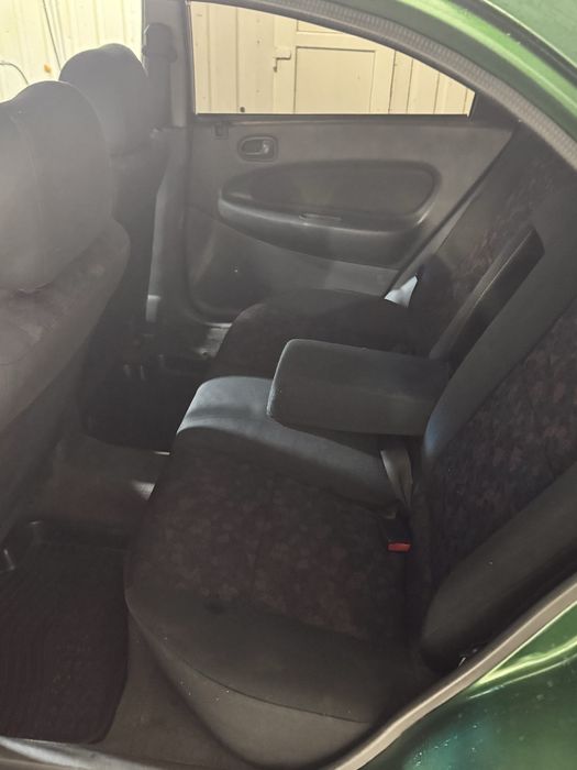 Продам Mazda 323 BA