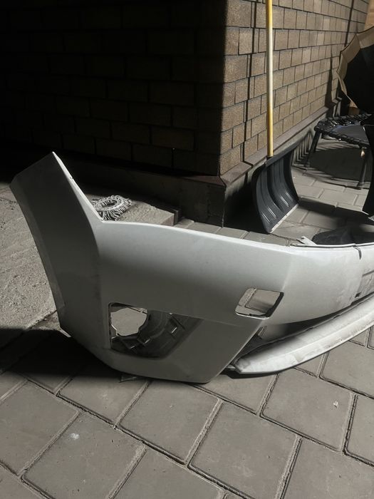 Бампер Toyota Carolla 2014 года