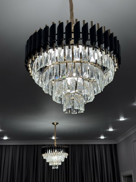 Продам люстры, бра!