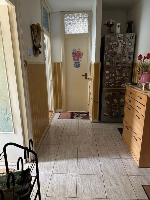 Persoana fizica VAND un apartament de 2 camere in Zona Mazepa 1, Bloc Alun, etaj 2, Galati. Exclus agentiile. Tel 0745343535