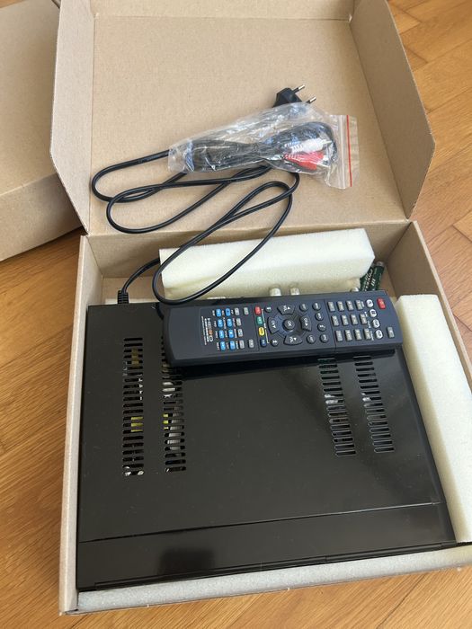 Head digital tuner SD2700 - ново