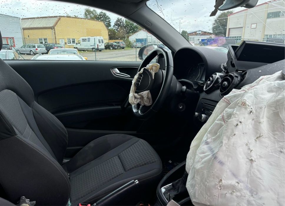 Ауди А1 на части Audi A1 1.6tdi CaY 150000км перфектен мотор и кутия.