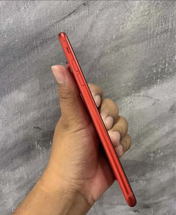iPhone 8 Plus ёмкость (72% 64Gb) 35000