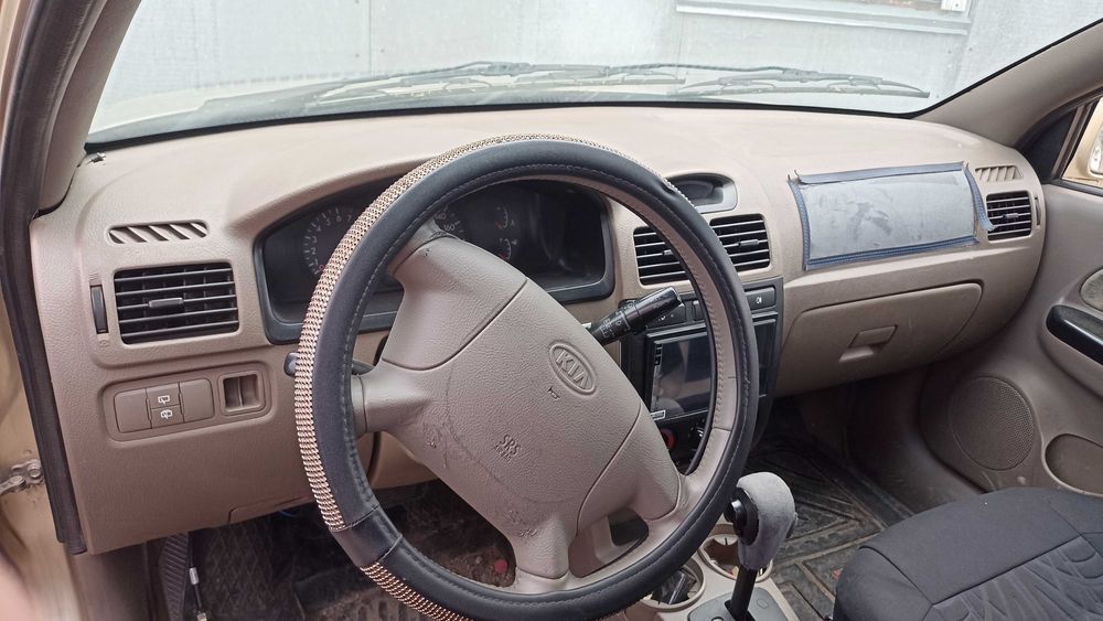 Продам автомобиль Kia Rio