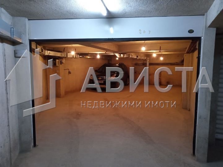 Дава се под наем Гараж / Паркомясто в София, Лозенец - 75 кв.м за 408 € - Снимка #1